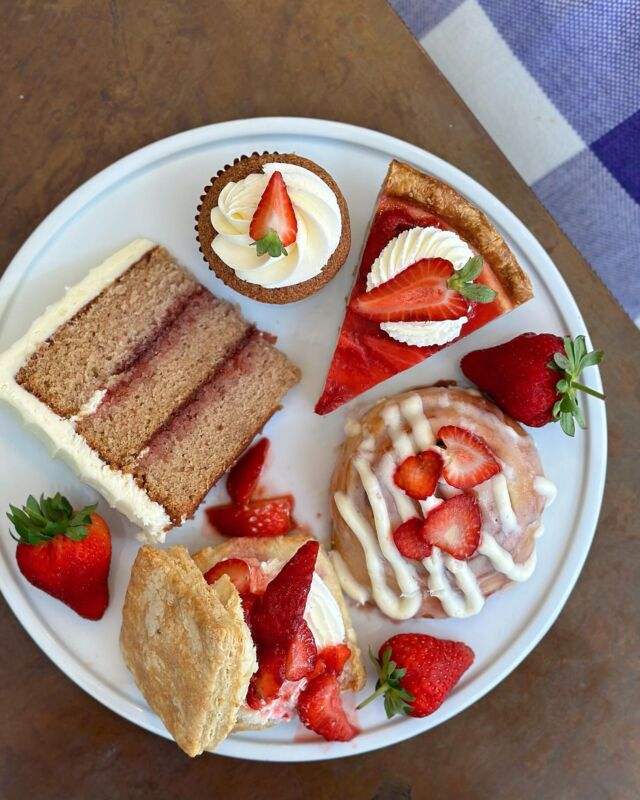 STRAWBERRY SPECIALS! Inspired by the Strawberry Festival this weekend, we decided to go crazy with some strawberry goodies. Strawberry Cake, Strawberry Cupcakes, Strawberry Shortcake on our signature Biscuits, Strawberry Buttermilk Pie, and Strawberry Cream Cheese Rolls. Available all weekend!
.
#strawberries #strawberryfestival #strawberryshortcake #strawberrypie #neworleansfood #wherenolaeats